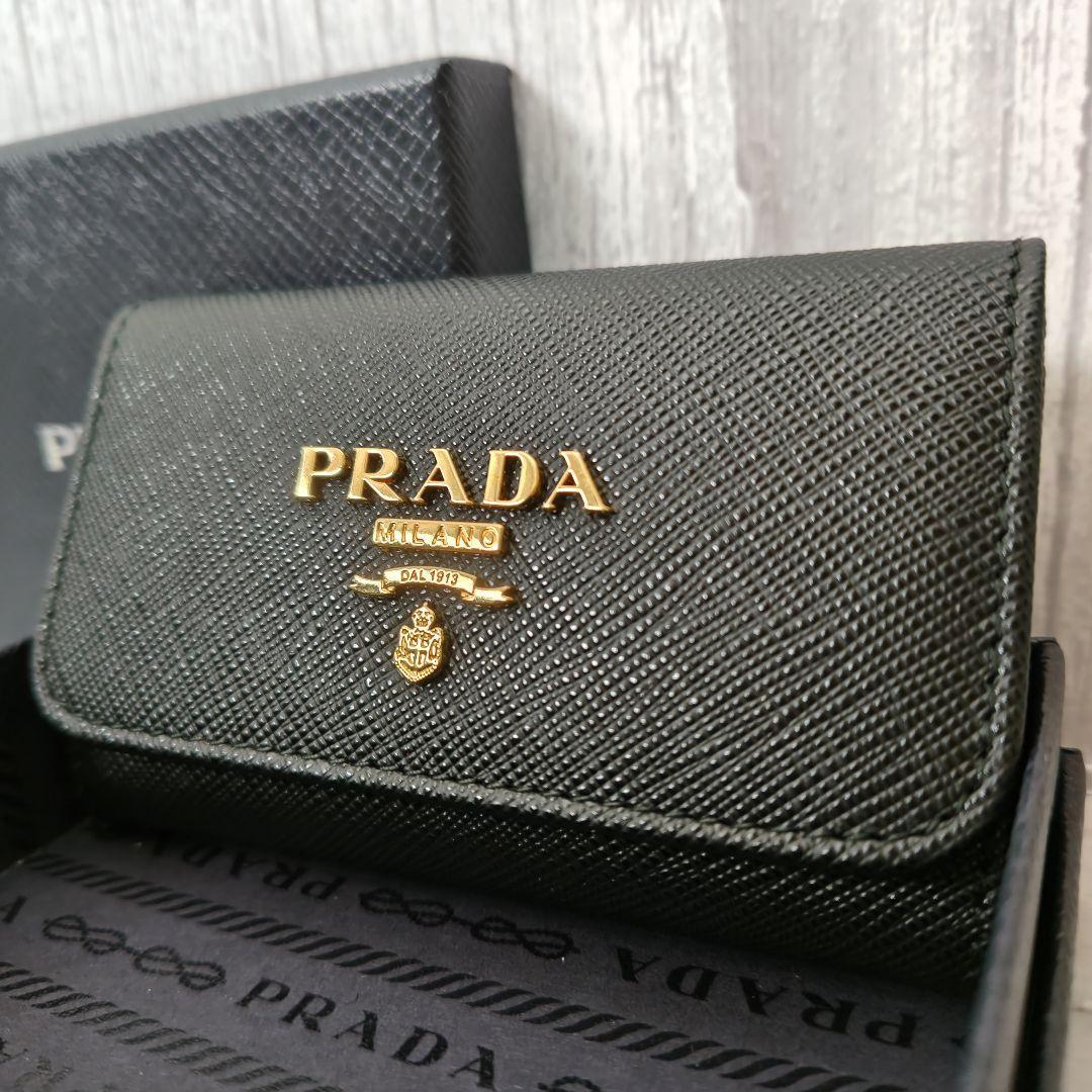 未使用品　現行　PRADA サフィアーノレザー　マルチカラー キーケース