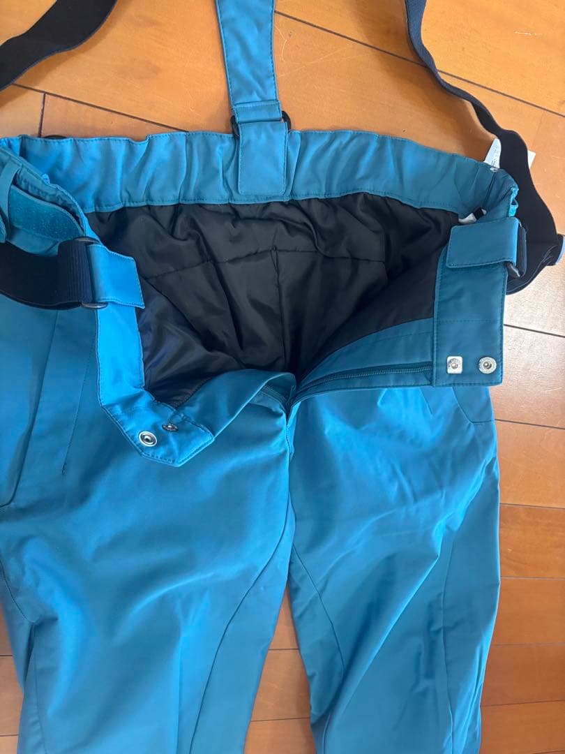 【送料無料、新品】DESCENTE 23-24モデル　スキーウェア 上下セット