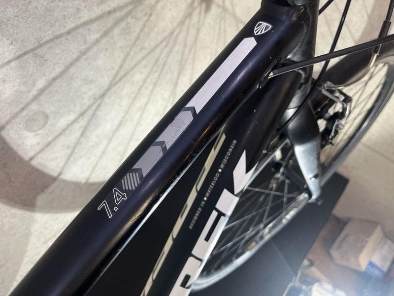 TREK FX 7.4 トレック　クロスバイク　ブラック