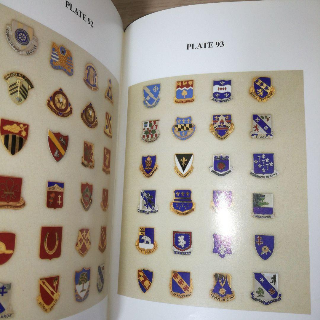 洋書 U.S. Army Heraldic Crests: A Complete
