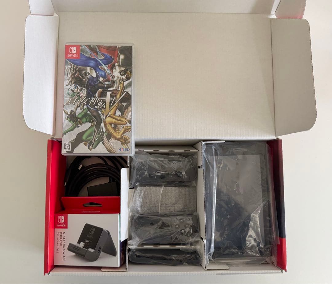 Nintendo Switch 本体 ＋ 充電スタンド、ソフトセット