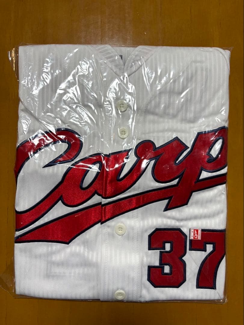 広島カープ　♯37 野間峻祥選手　サイン入りユニフォーム　サイズL