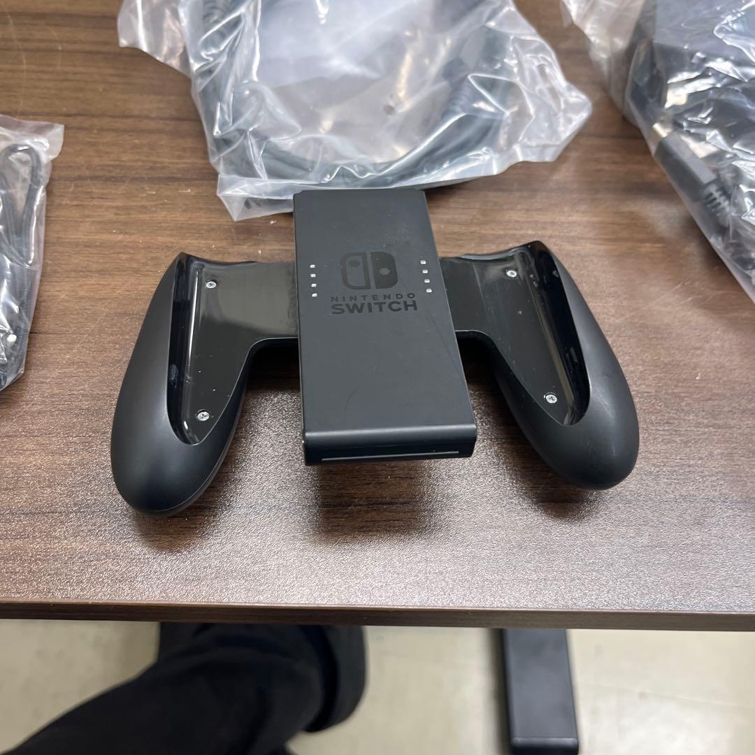 女性オーナー！NINTENDO Switch本体　識別T