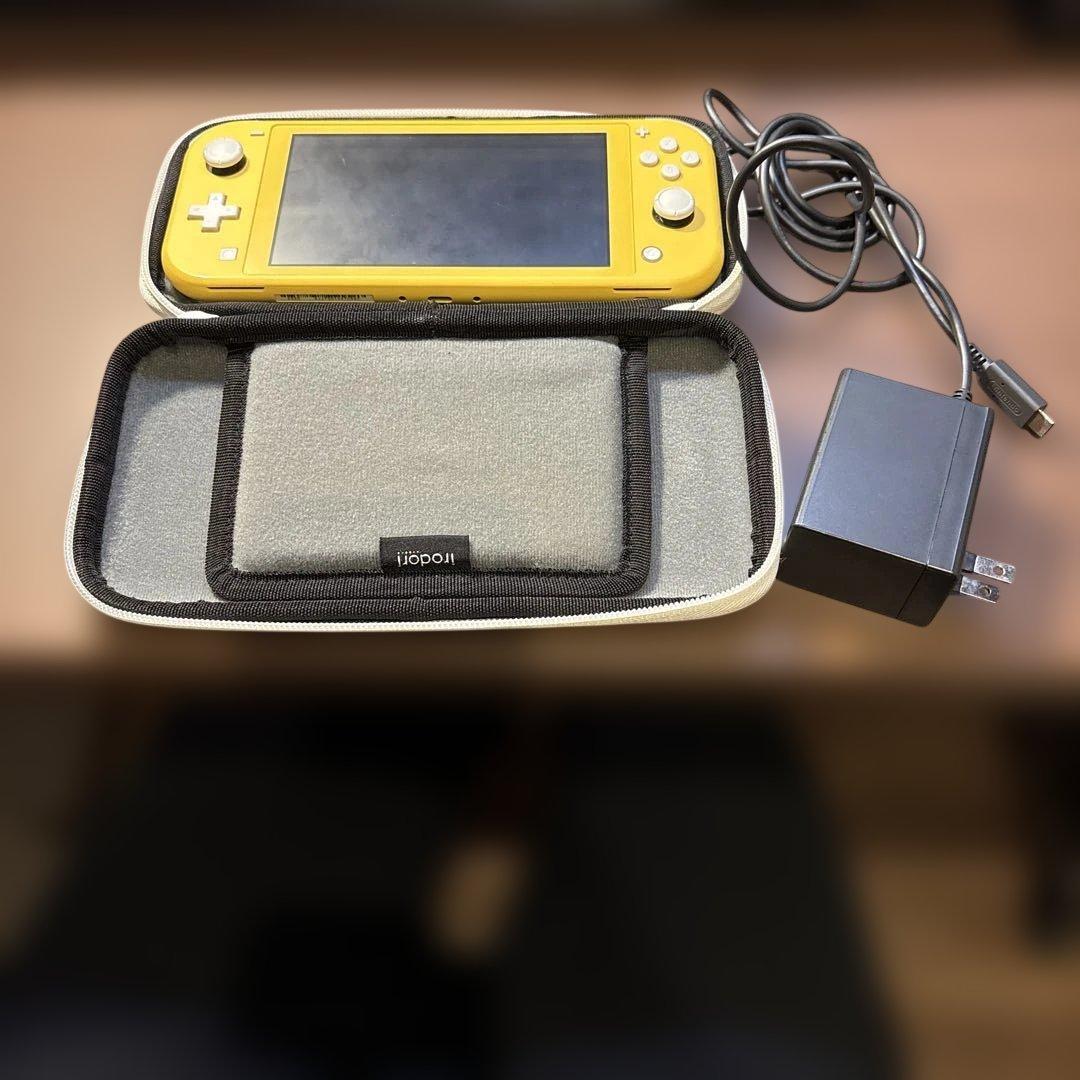 Nintendo switch Lite + ケース付