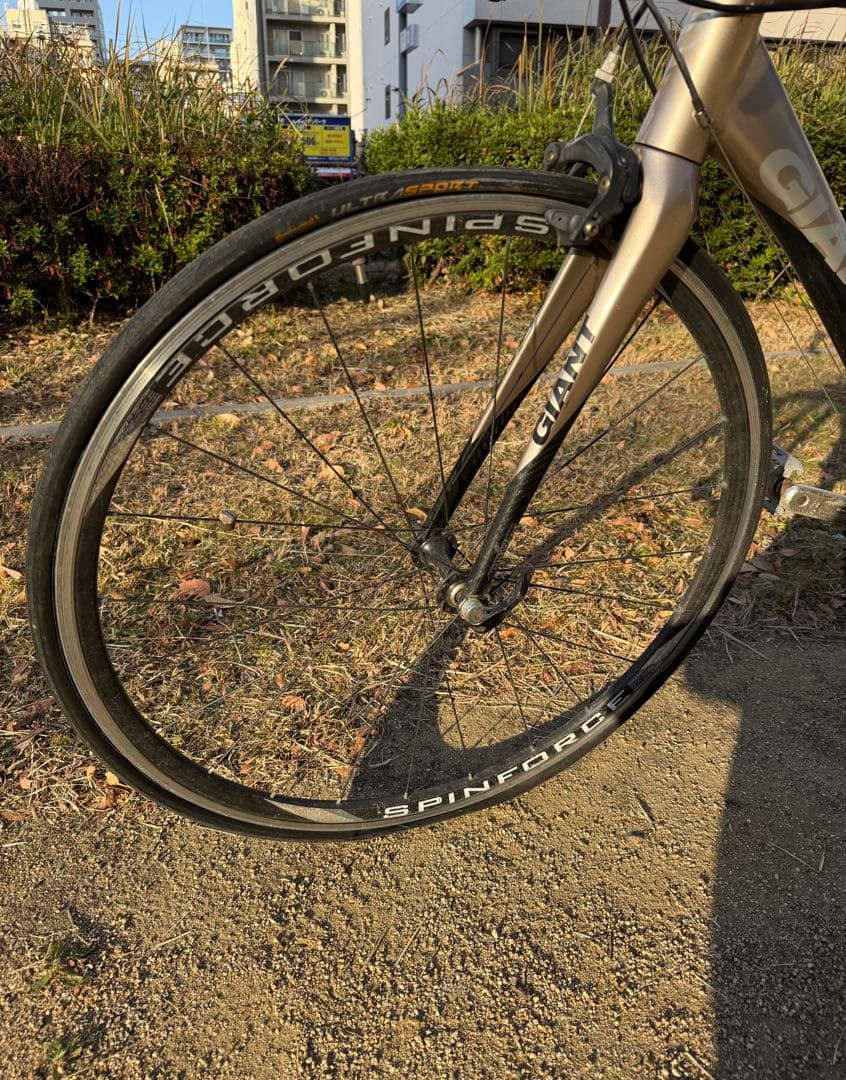 【GIANT DEFY】ロードバイク／スタンド付き／要整備