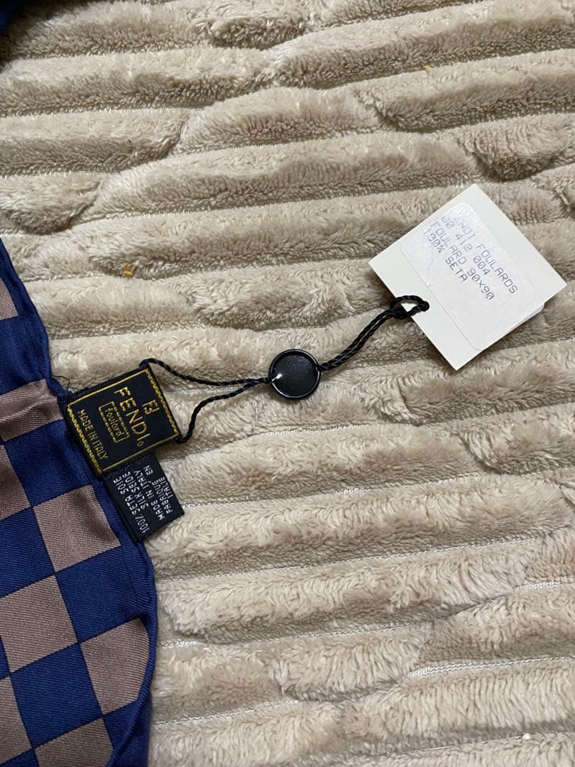 フェンディ　ズッカ柄　大判スカーフ　シルク100%