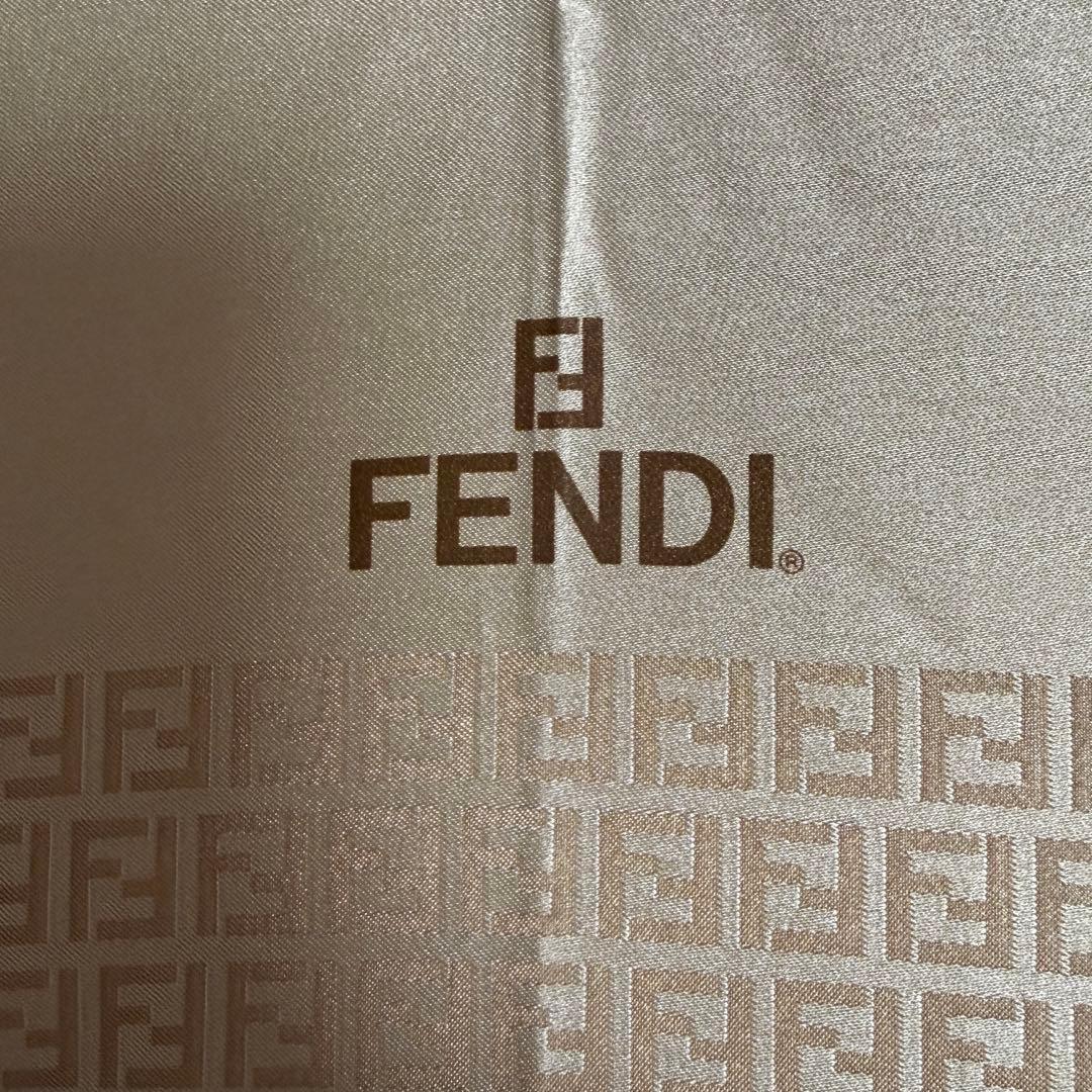 FENDIフェンディ ズッカ柄 ゴールドベージュ