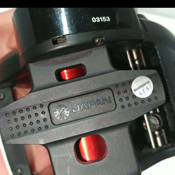 シマノ 電動リール PLAYS 3000　巻上げ距離1.6K 使用時間7H