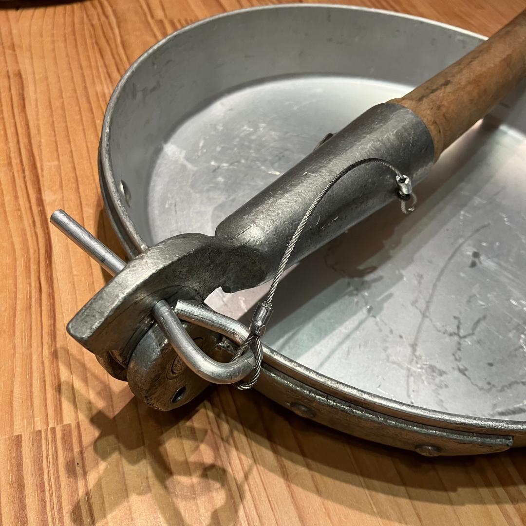 希少！イタリア軍（多分）　折りたたみ式　アルミフライパン　ふた付き