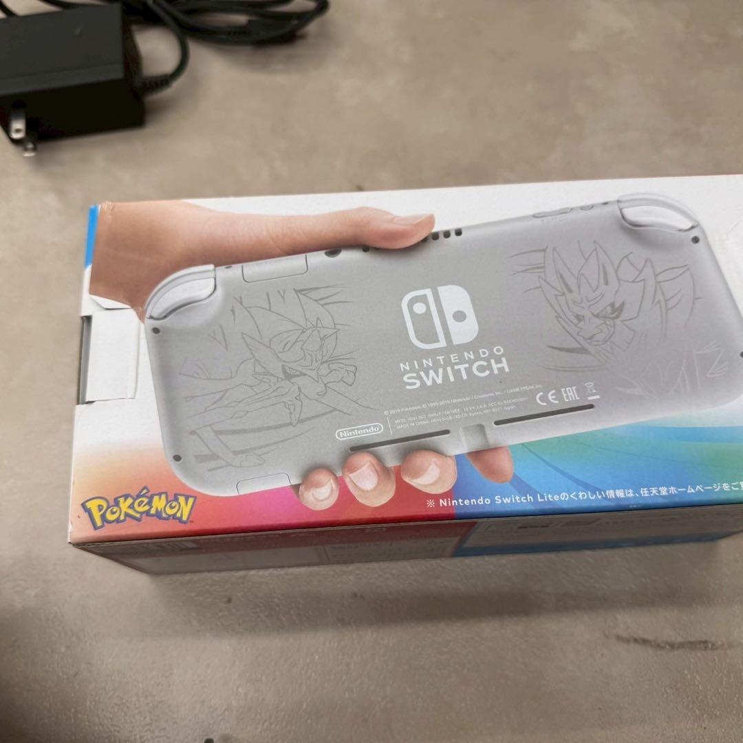 ニンテンドー スイッチライト 本体 ザシアン・ザマゼンタ