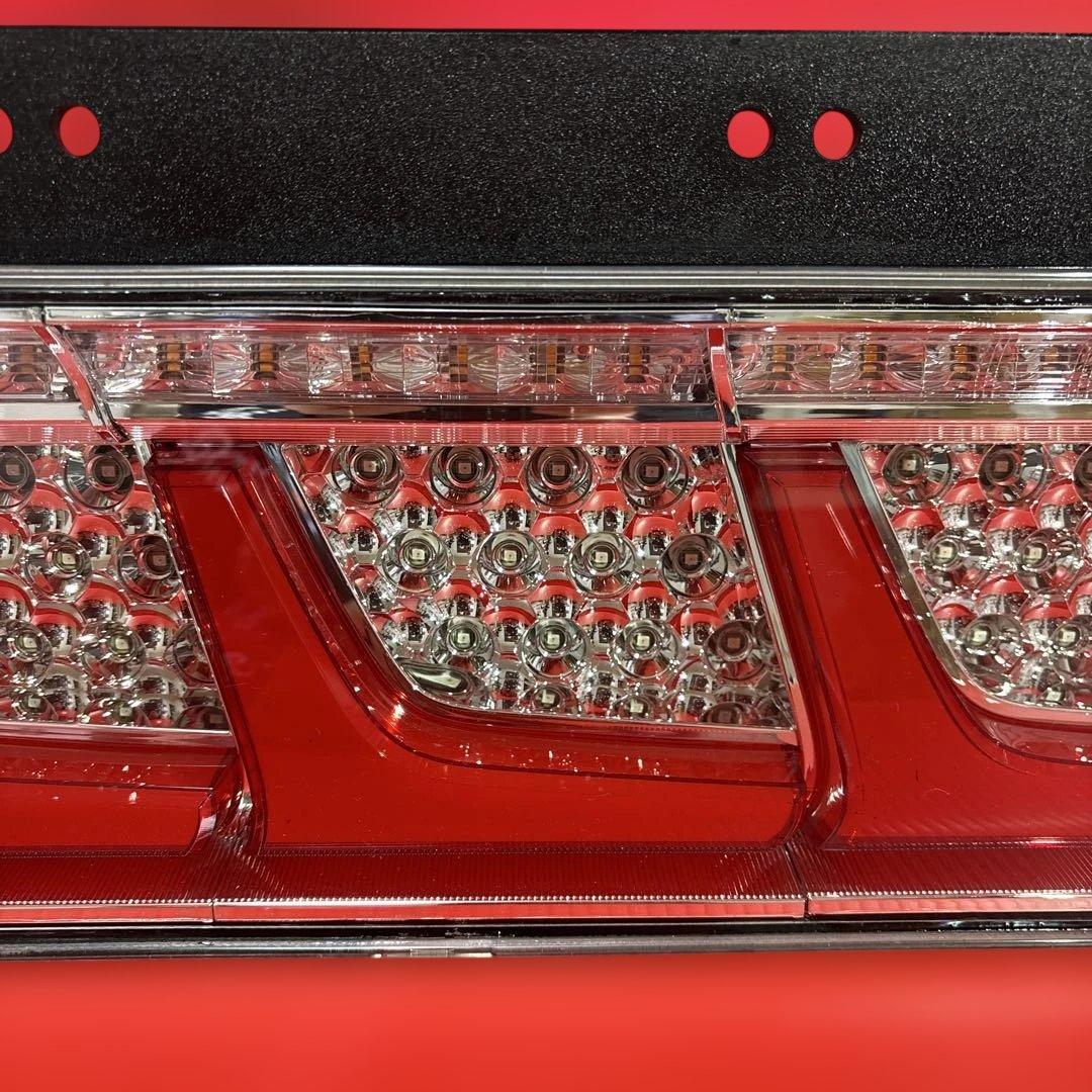 No.40 小糸　トラック用 4t 10t シーケンシャル（助手席側）左Ｌ