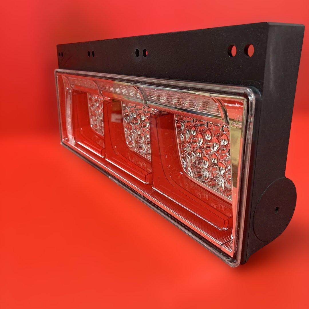 No.40 小糸　トラック用 4t 10t シーケンシャル（助手席側）左Ｌ