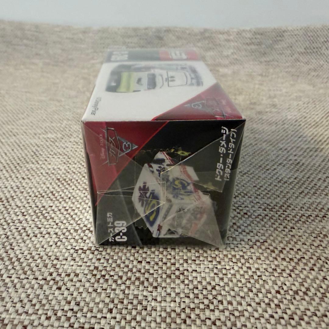 トミカ カーズ　C-39 ドクター・ダメージ　スタンダードタイプ 1台