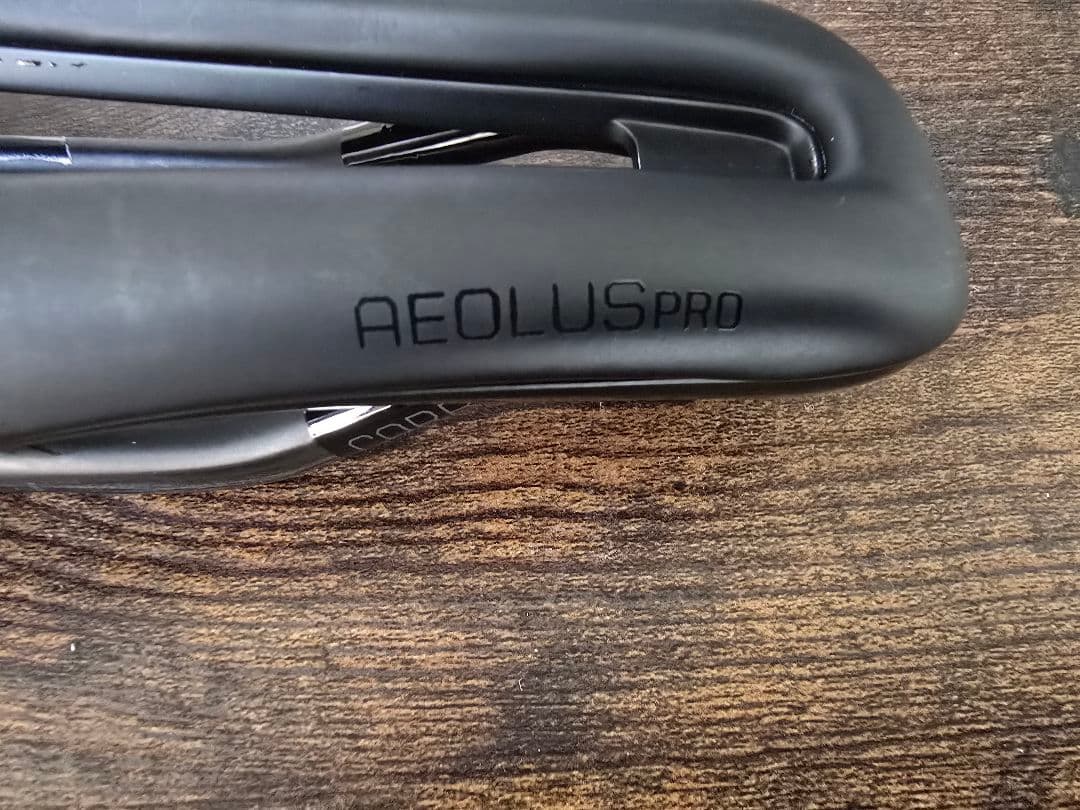 ボントレガー Aeolus Pro サドル 145mm カーボンレール