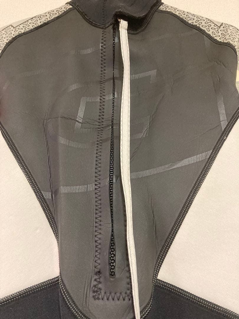 ウエットスーツ　レディース　M