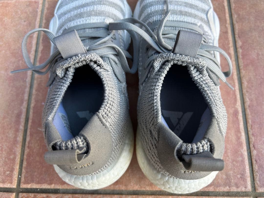 最終価格　人気 adidas トレイヤング2 27.0cm