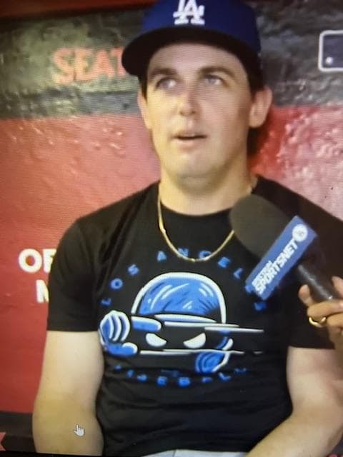 大谷翔平デコルテポーズ”TheSkincare Swipe”Tshirts L