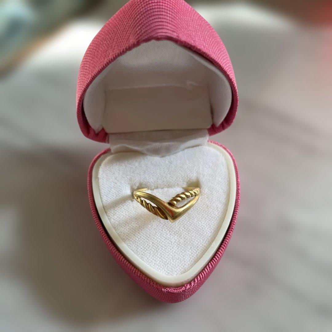 18Kゴールド Vカットデザイン リング