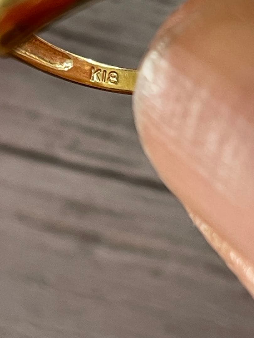 18Kゴールド Vカットデザイン リング