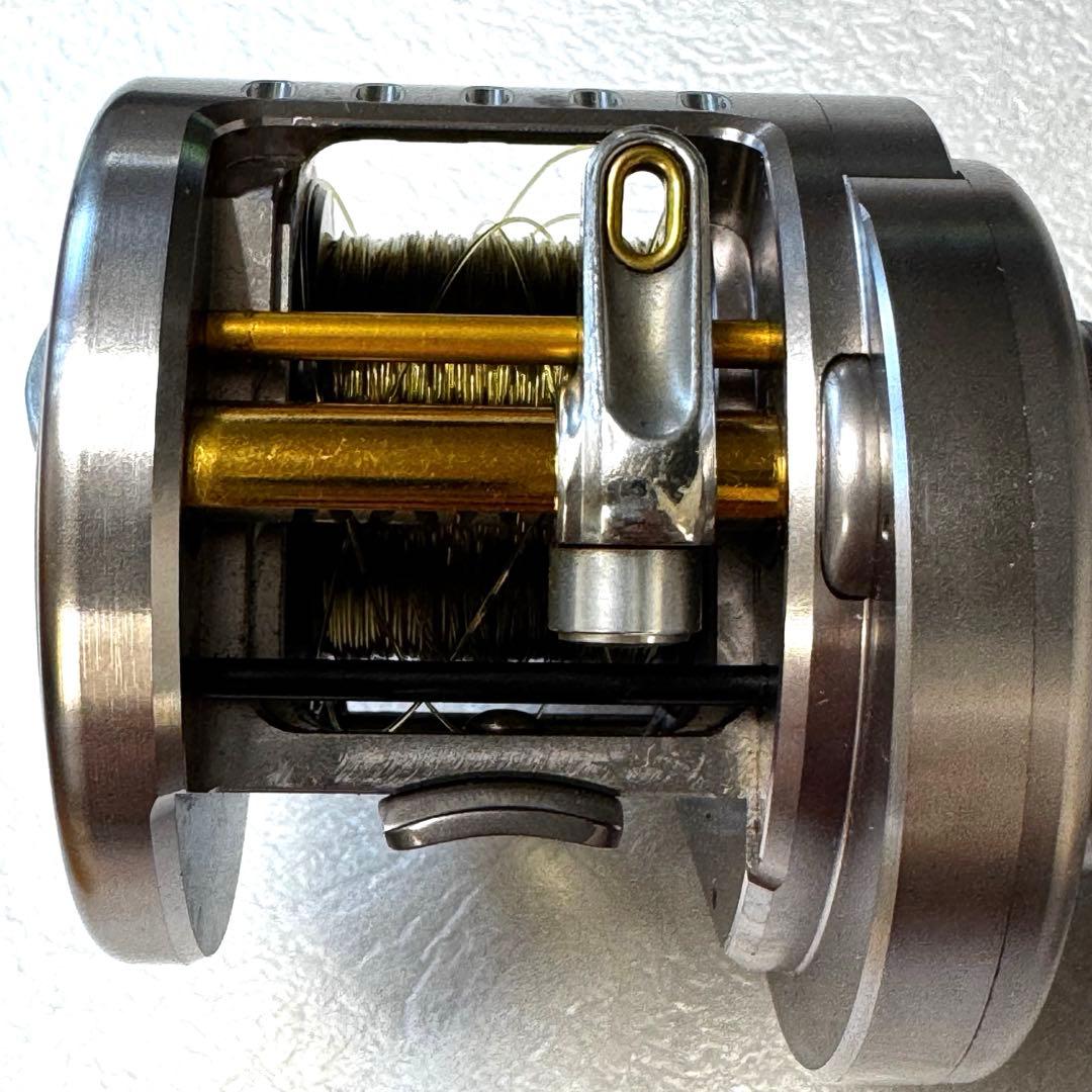 ◉美品◉ シマノ 09カルカッタ コンクエストDC 201 左巻き