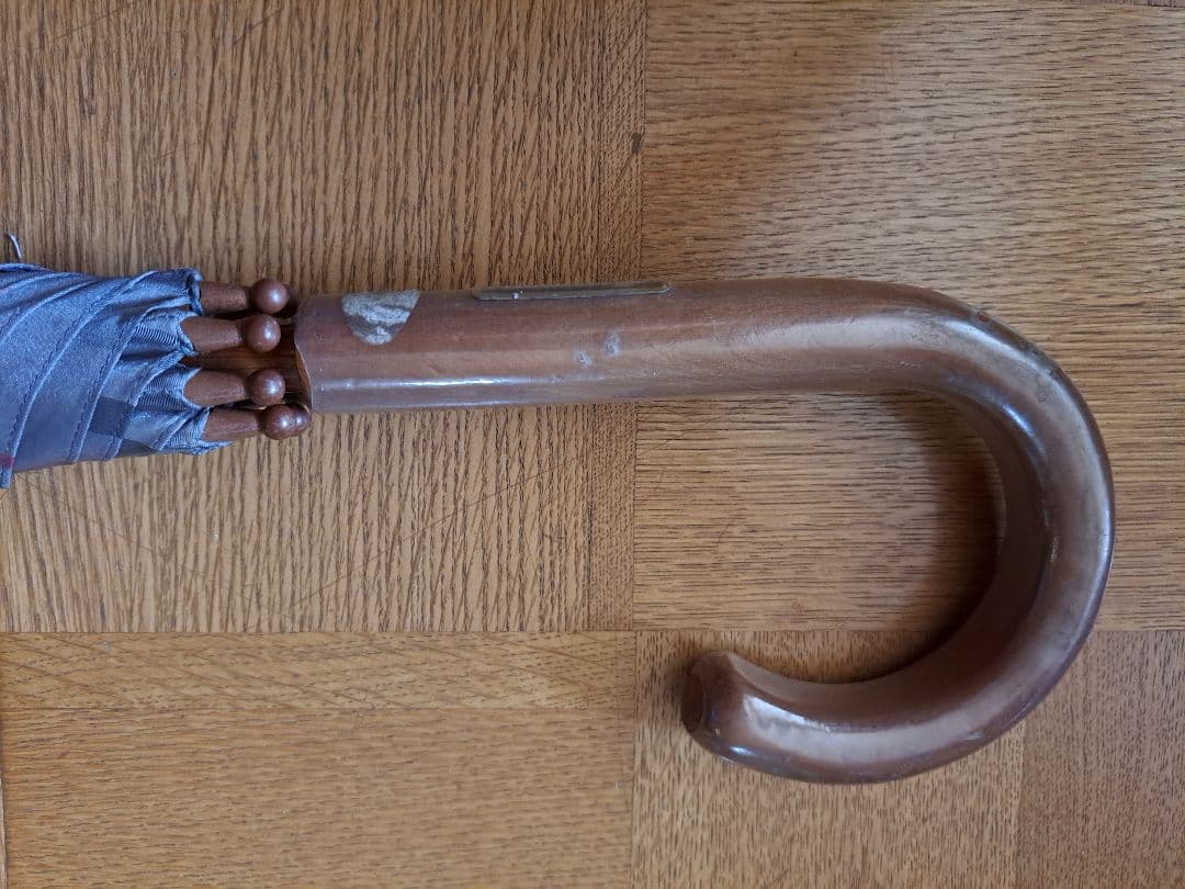 【美品】バーバリー 長傘 グレー ノバチェック 傘の柄 木製 シュリンク付き