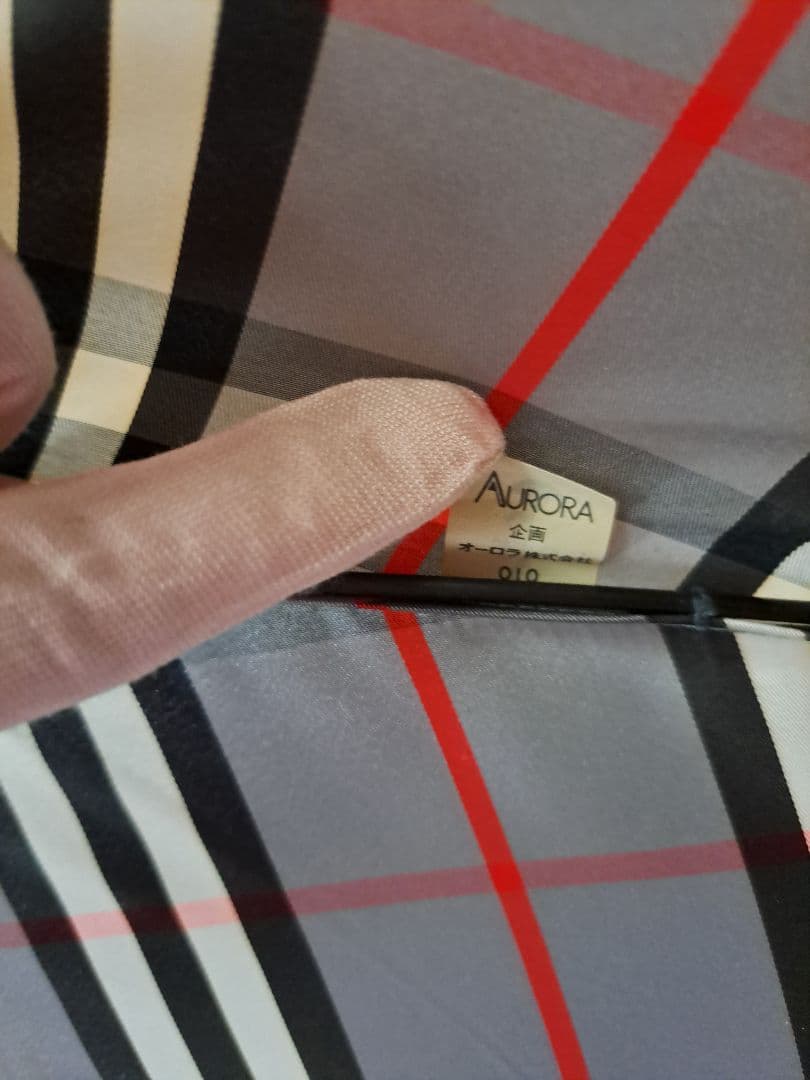 【美品】バーバリー 長傘 グレー ノバチェック 傘の柄 木製 シュリンク付き