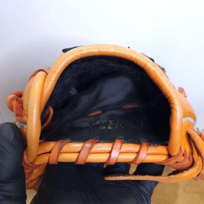 ミズノ 新井貴浩モデル タイガース時代 限定モデル 良品 内野用 軟式グローブ