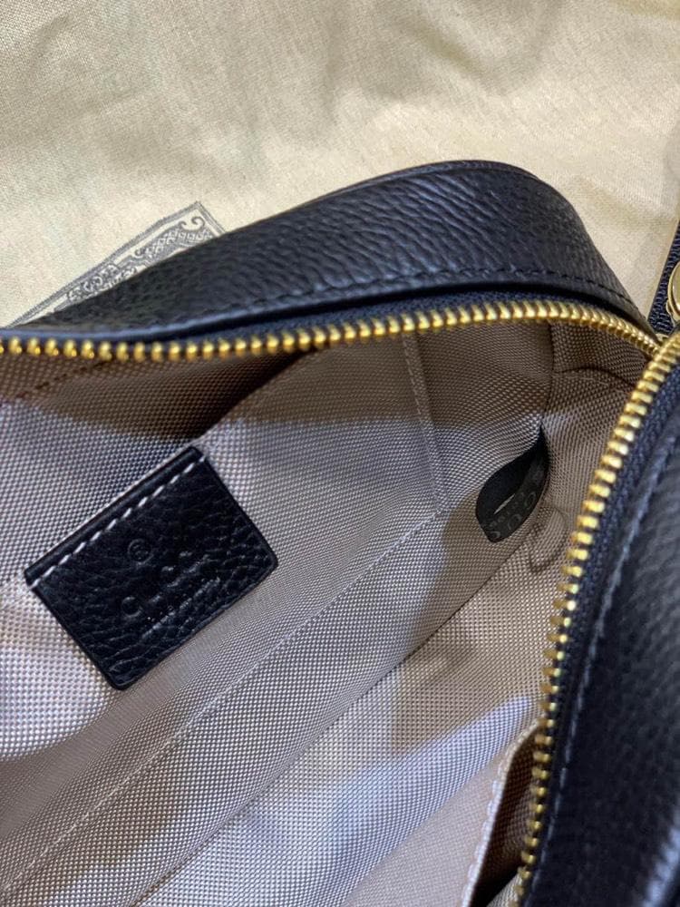 GUＣＣI ブラック レザー ショルダーバッグ