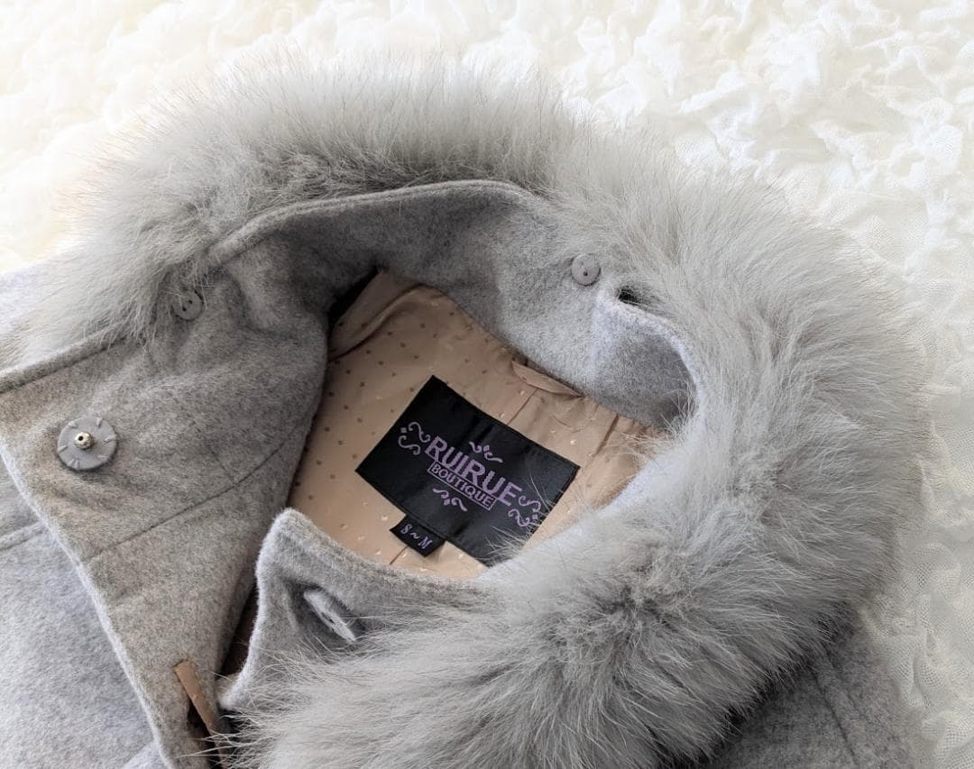 定価32,890円☆RUIRUE BOUTIQUEフォックスファー付ケープコート