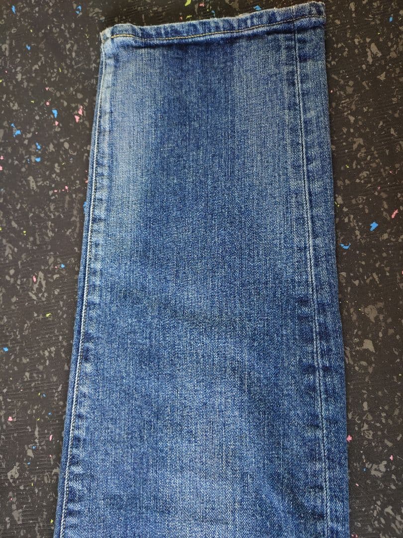 RED CARD スリムテーパードデニム