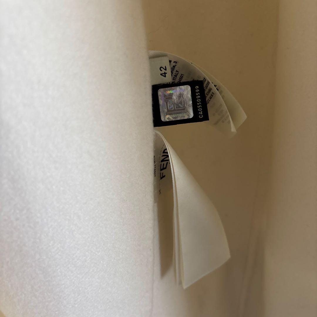 タイムセール！FENDI フェンディ　ファー付き ケープコート　レア色！