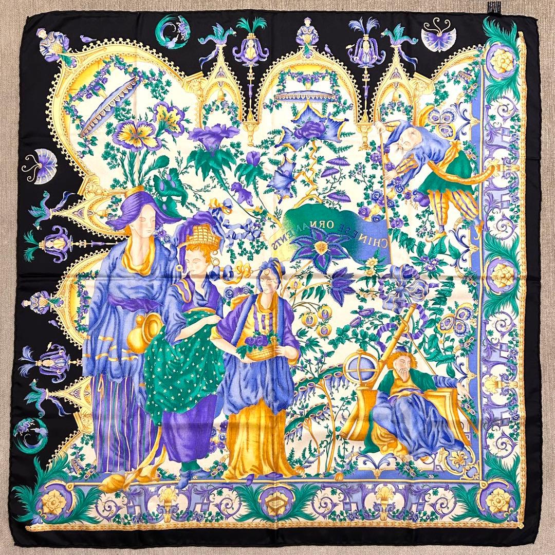 【新品同様】正規店購入品 ヴェルサーチ シルクスカーフ ヴィンテージ 野村沙知代