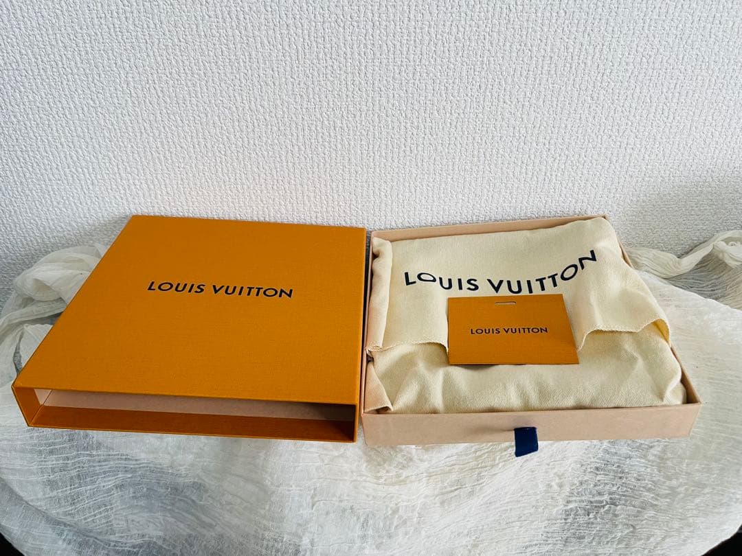 Louis Vuitton モノグラムポーチ