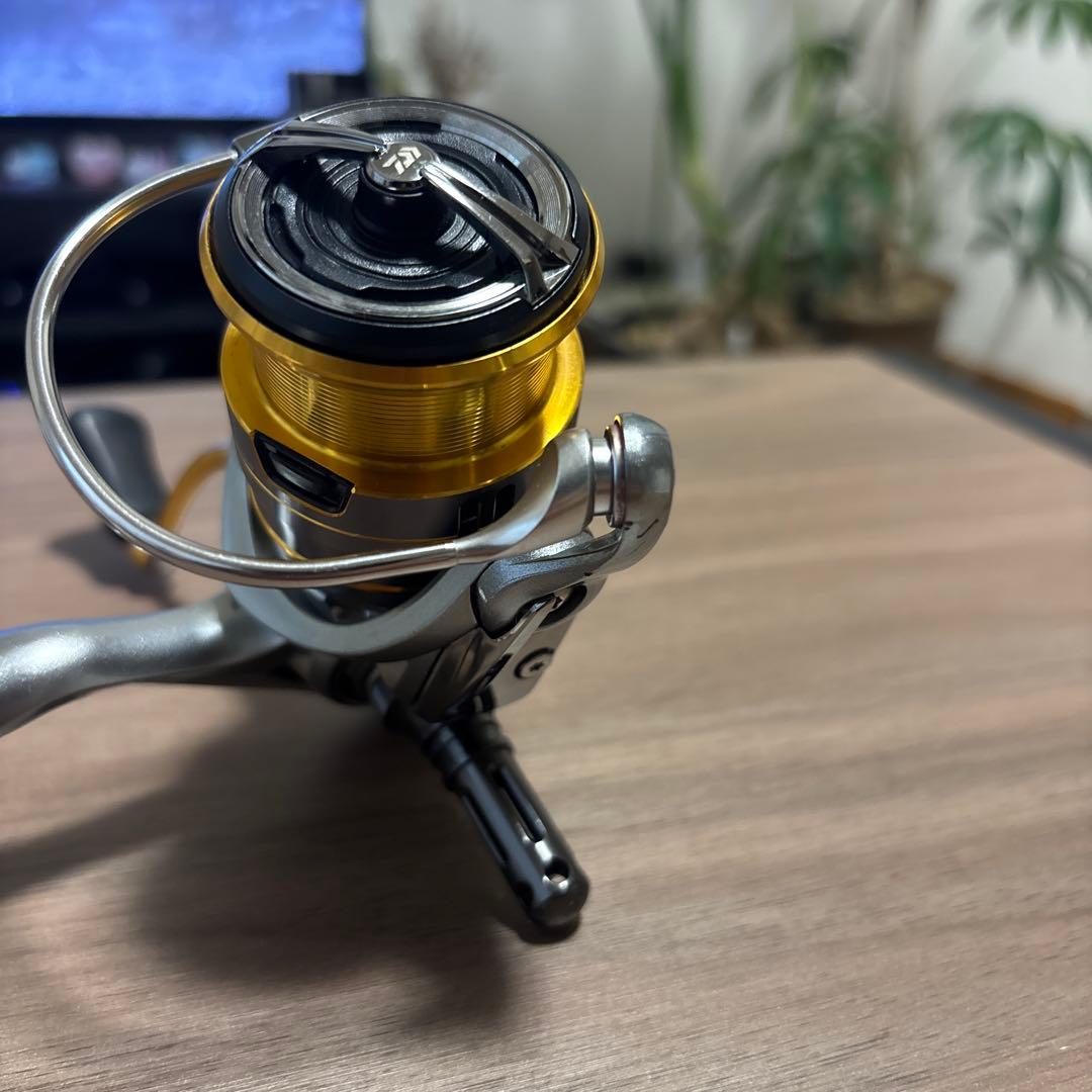 美品ダイワ 18フリームスLT 2500S-XH