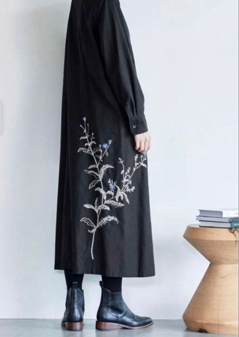 フェリシモ　サニークラウズ　魔女のチコリの花ワンピース　黒　刺繍入り　M