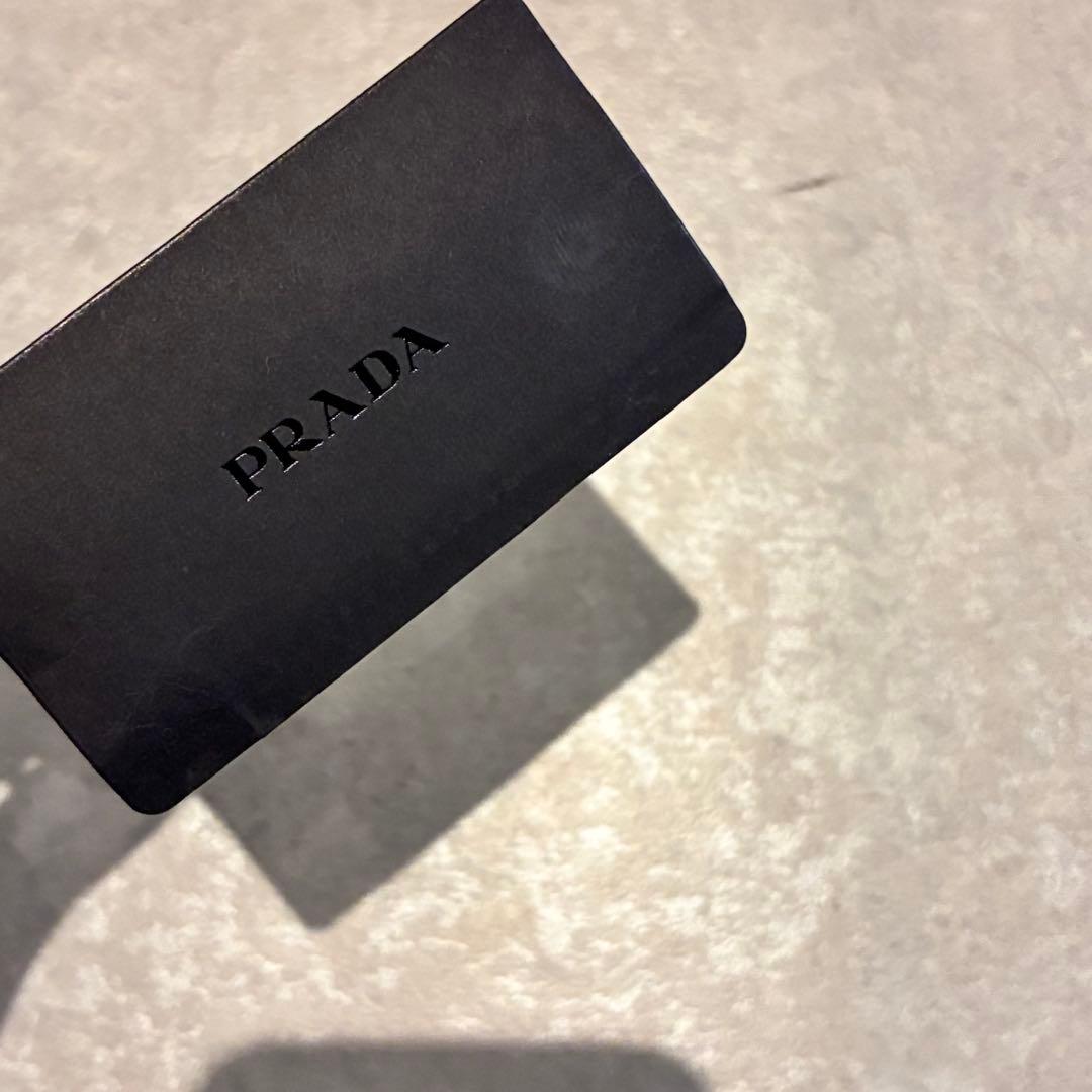 PRADA ブラック キーケース 箱付き　プラダ レディース ゴールドロゴ