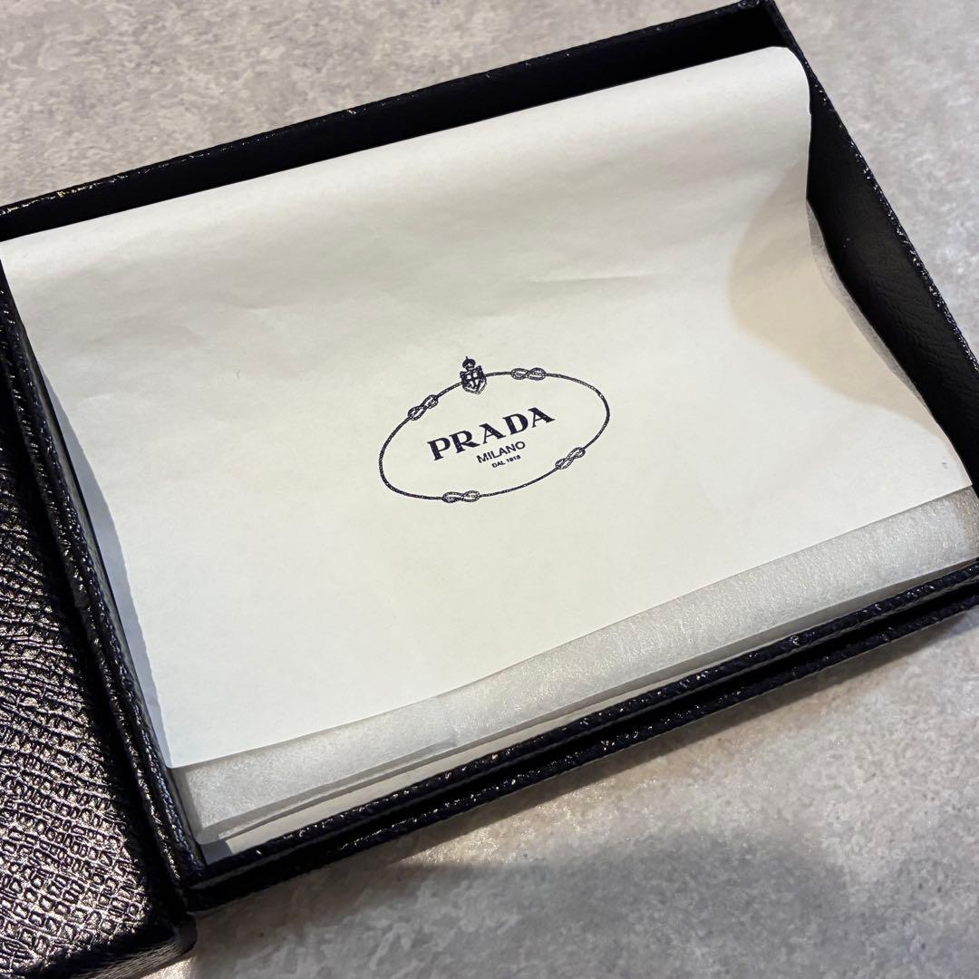 PRADA ブラック キーケース 箱付き　プラダ レディース ゴールドロゴ