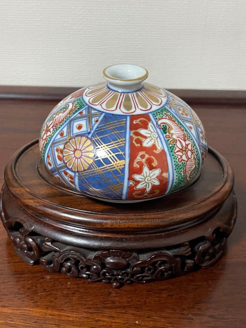 骨董品。 希少美品。大聖寺伊万里 奇玉宝鼎之珍、油壷1個のみです。金襴手 九谷