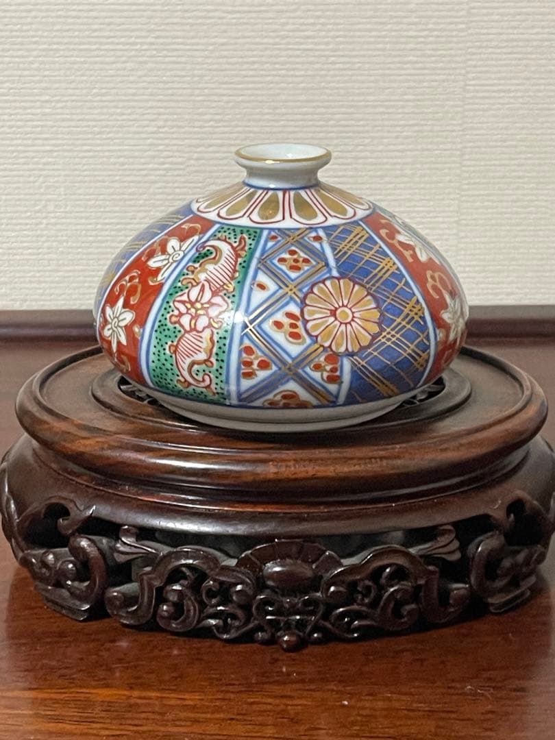 骨董品。 希少美品。大聖寺伊万里 奇玉宝鼎之珍、油壷1個のみです。金襴手 九谷