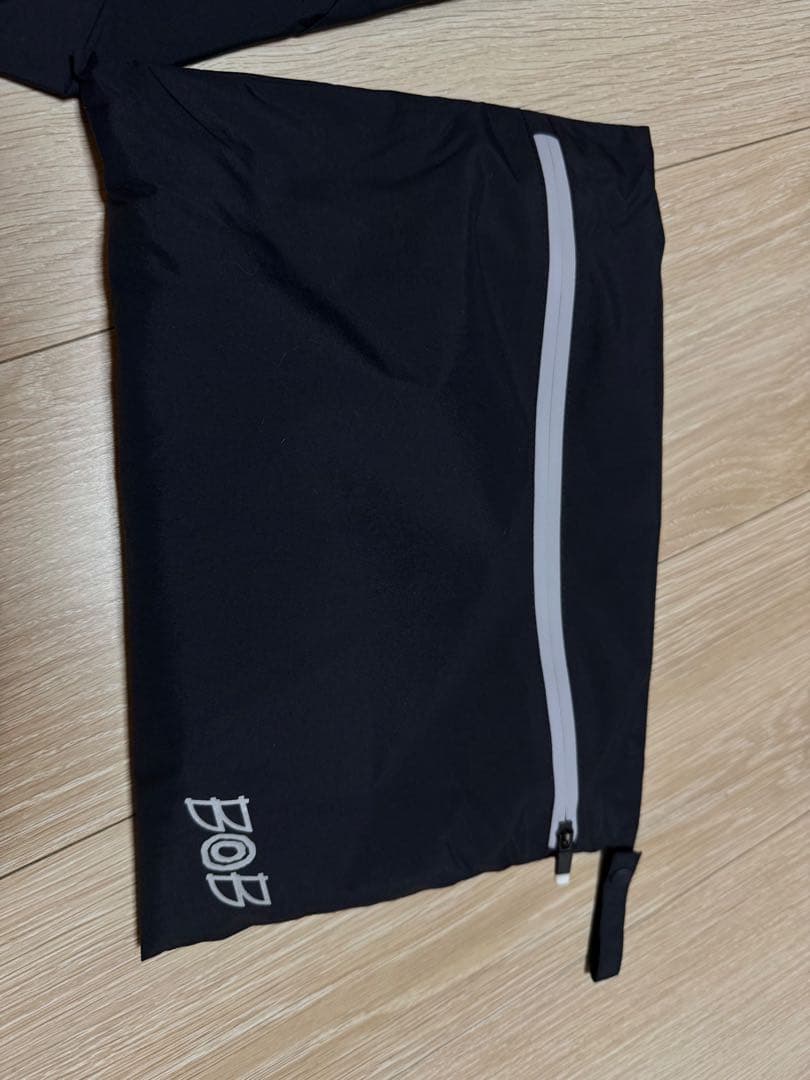 BOB フード付きジャケット 黒 be only brave