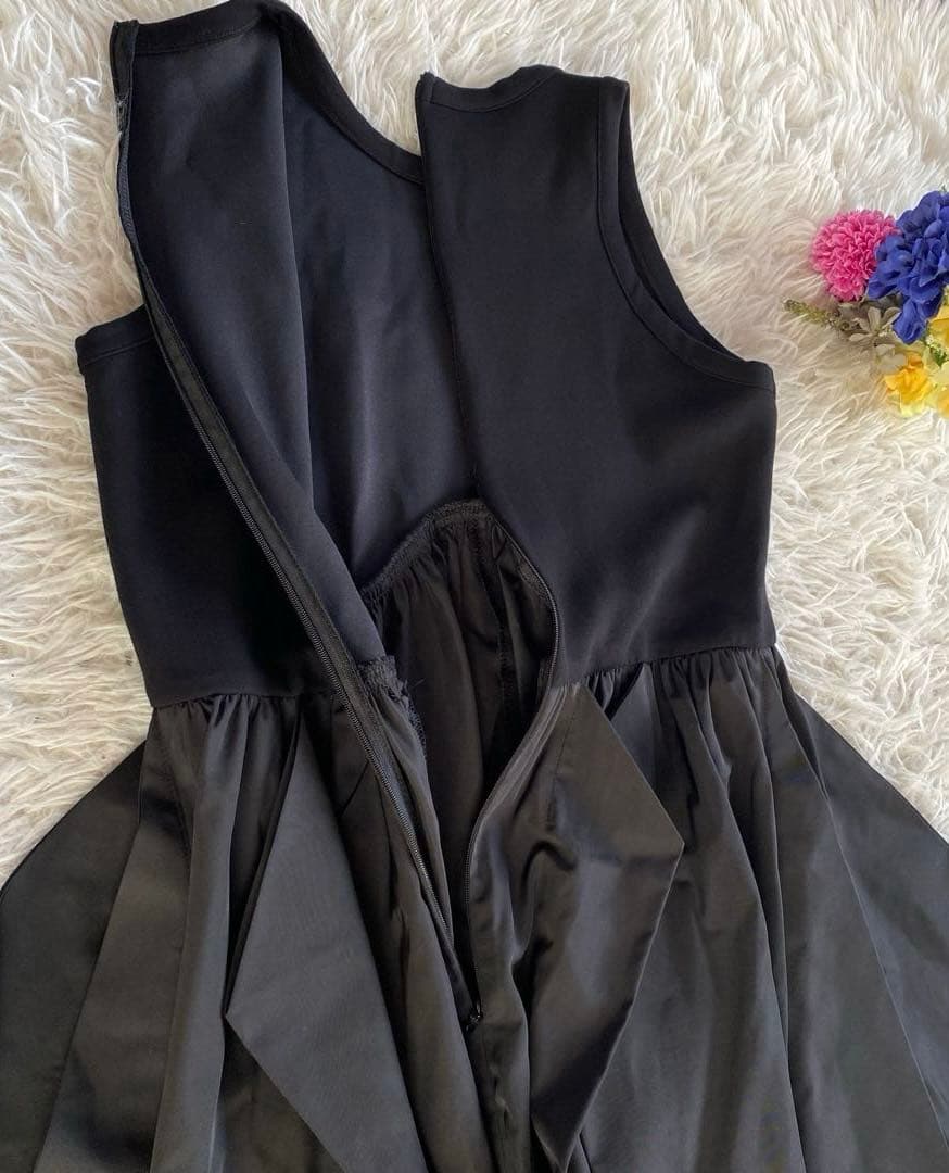 まゆ☆アンスリード　un3d. カーブラインタックスリーブレスワンピース