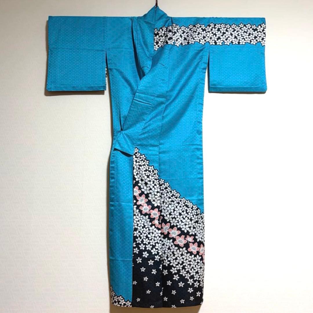 【舞台衣装】 。桜のような花模様 地紋入り 単衣 広衿 身丈約159.5cm