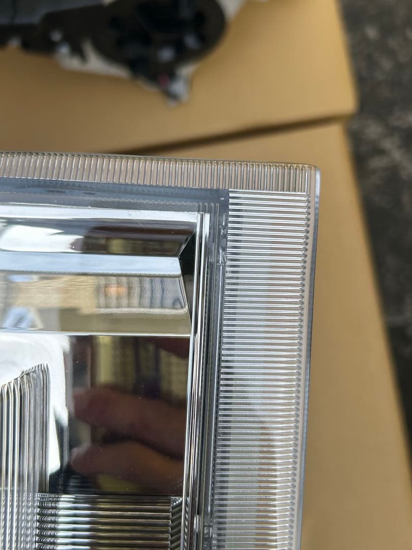 ハイエース　純正LEDヘッドライト　HIACE