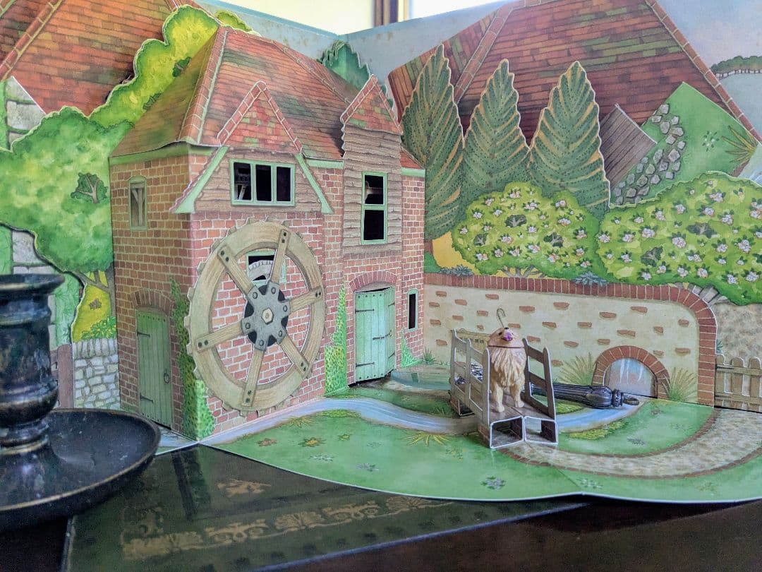 まるでドールハウスのよう♡紙で再現されたヴィクトリア朝のファームハウス　古書洋書