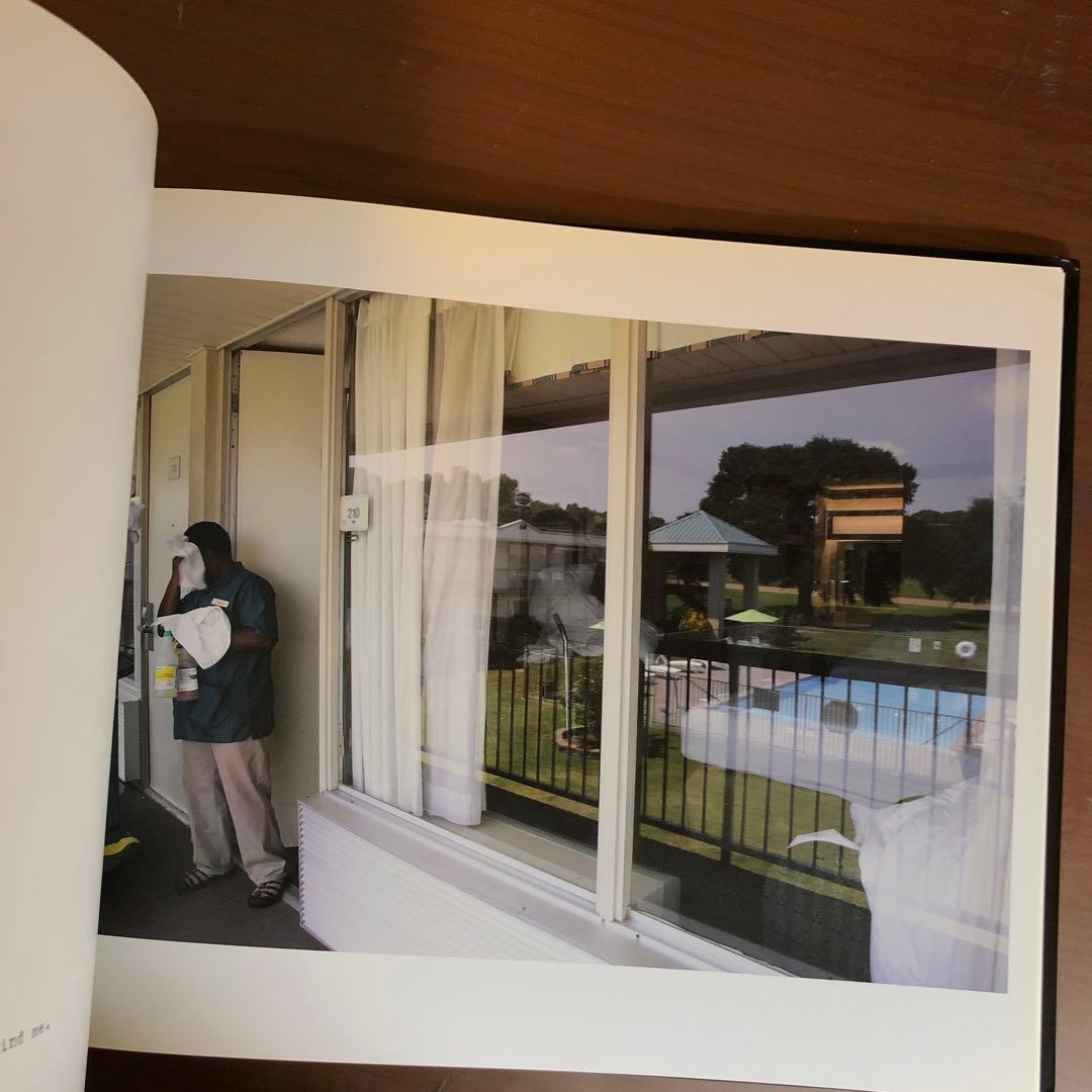 ユージン・リチャーズ Red Ball of Sun Slipping Down