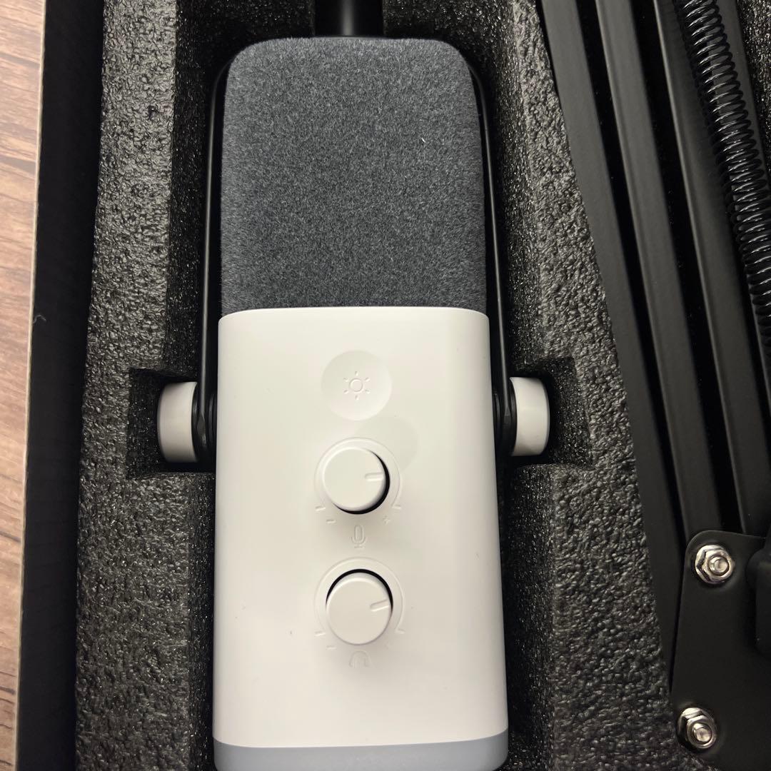 261511 FIFINE XLR/USB ゲーミングマイクセット　AM8T