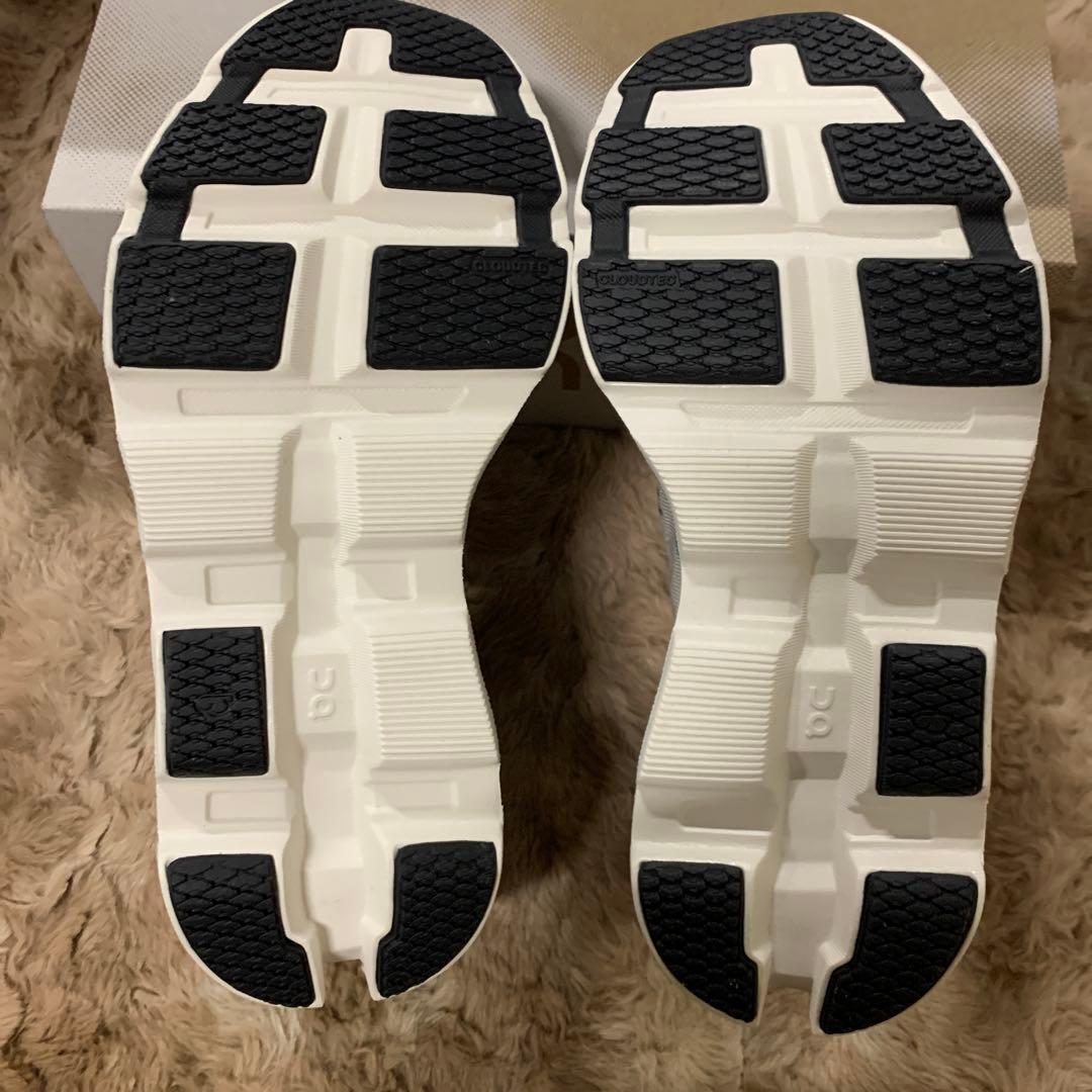 J2853 [オン] ランニングシューズ Cloudmonster 2