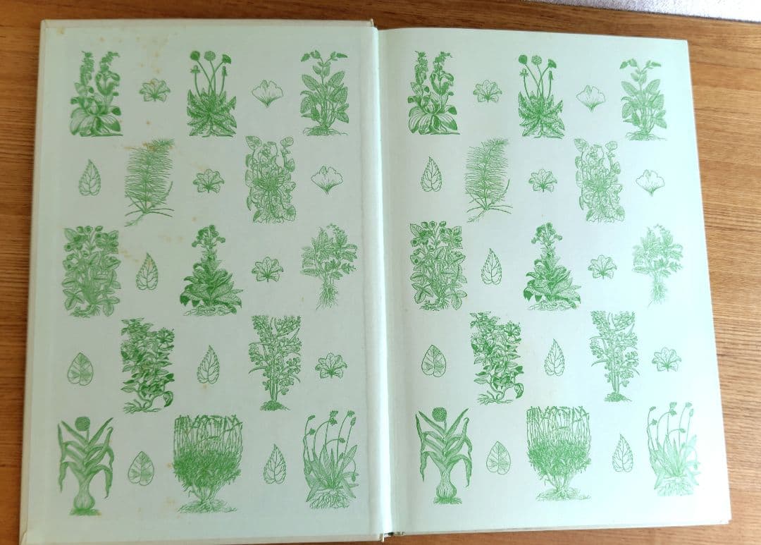 Complete Medicinal Herbal　英語版　洋書　ハードカバー