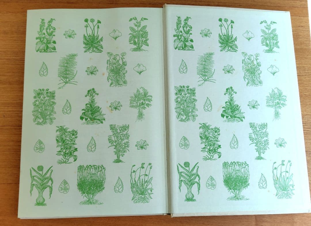 Complete Medicinal Herbal　英語版　洋書　ハードカバー