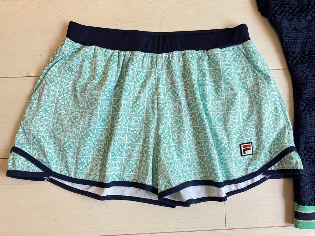 バラ売り可＊FILAフィラ＊紺のカットワークレーストップスとショートパンツセット